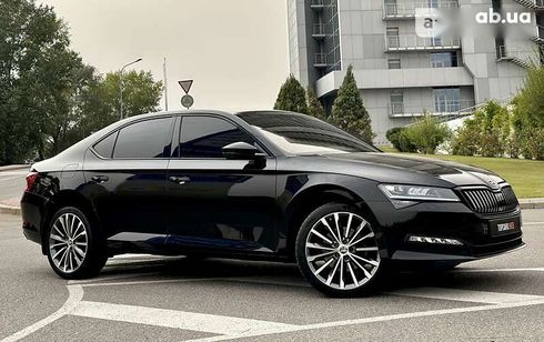 Skoda Superb 2020 - фото 16