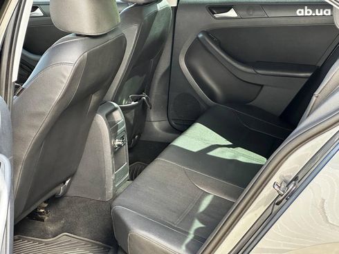 Volkswagen Jetta 2012 серый - фото 10