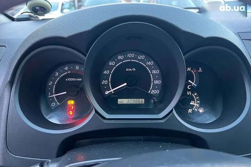 Toyota Hilux 2011 - фото 9