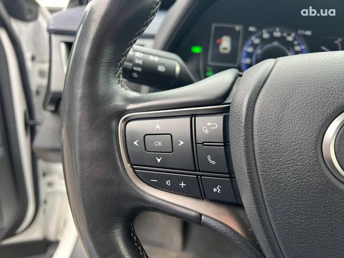 Lexus UX 2019 белый - фото 26