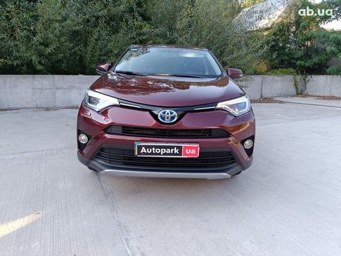 Toyota RAV4 2017 красный - фото 2