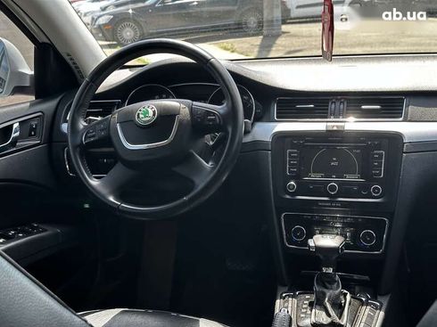 Skoda Superb 2012 - фото 30