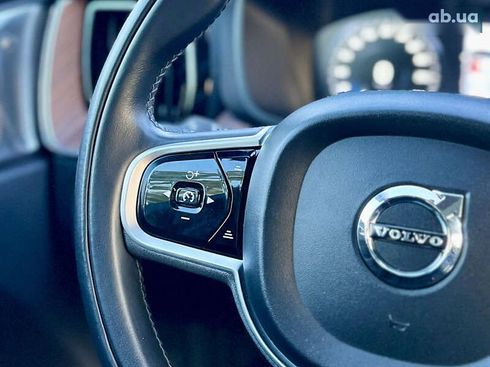 Volvo XC60 2019 - фото 24