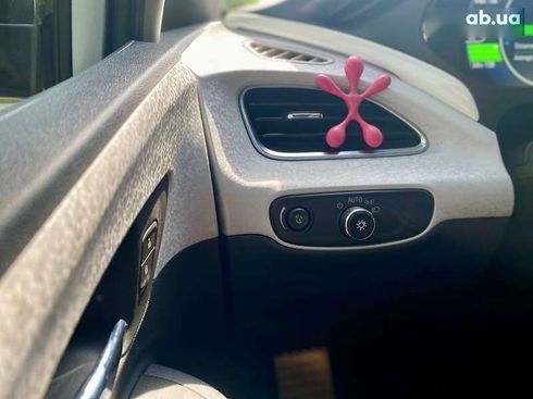 Chevrolet Bolt 2017 - фото 28