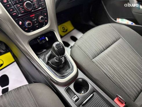 Opel Astra 2010 - фото 18