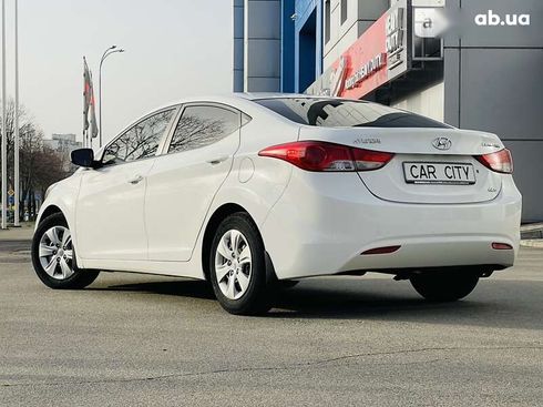 Hyundai Elantra 2012 - фото 3