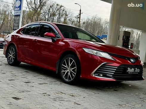 Toyota Camry 2022 - фото 12