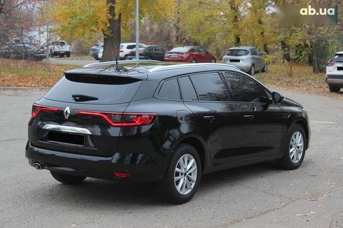 Renault Megane 2017 - фото 7