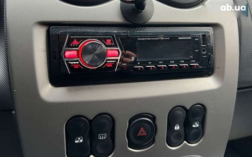 Dacia Sandero 2011 - фото 14