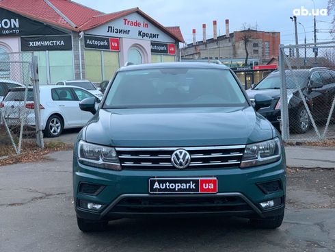 Volkswagen Tiguan 2019 синий - фото 2