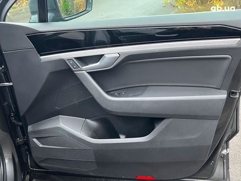 Volkswagen Touareg 2019 серый - фото 31