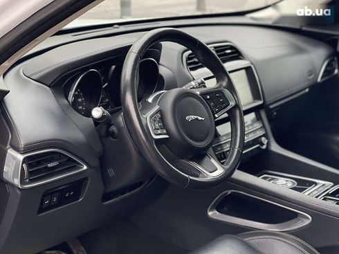 Jaguar F-Pace 2019 - фото 12