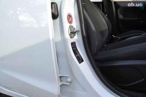 Ford Fiesta 2013 - фото 29