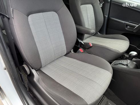 Kia Venga 2011 серый - фото 19