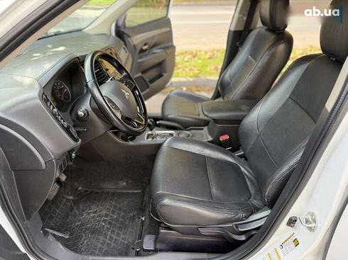 Mitsubishi Outlander 2015 - фото 20