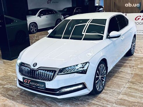 Skoda Superb 2021 - фото 14