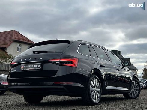 Skoda Superb 2021 - фото 10
