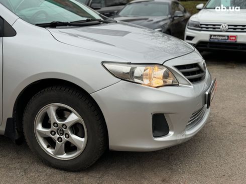 Toyota Corolla 2010 серый - фото 9