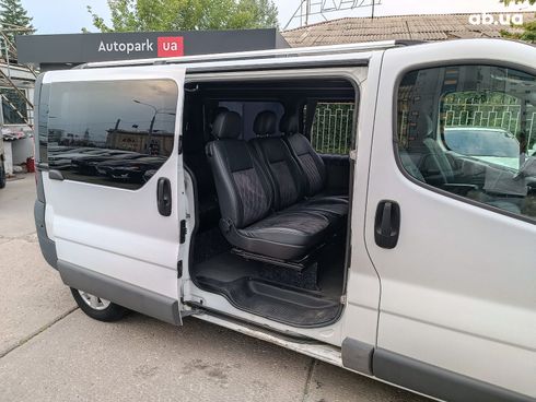 Renault Trafic 2014 белый - фото 8