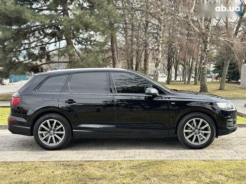 Audi Q7 2017 - фото 26