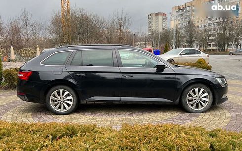 Skoda Superb 2017 - фото 8