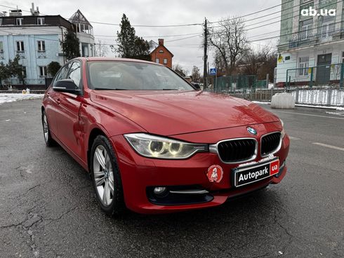 BMW 3 серия 2013 красный - фото 3
