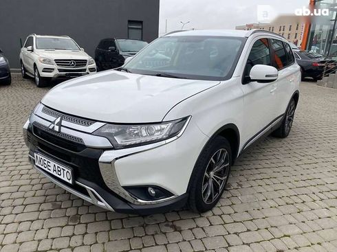 Mitsubishi Outlander 2018 - фото 3