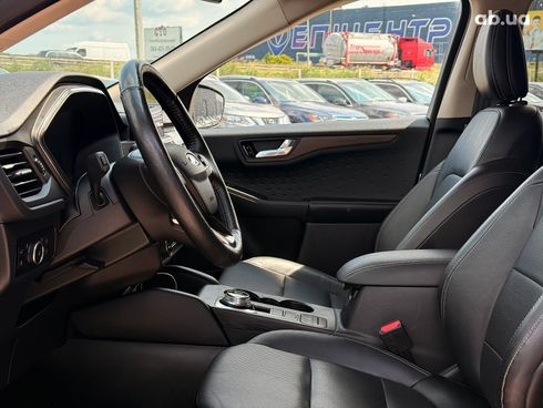 Ford Escape 2019 серый - фото 18