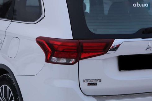 Mitsubishi Outlander 2017 - фото 8