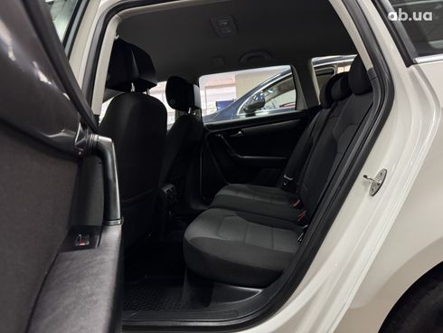 Volkswagen Passat 2014 белый - фото 4