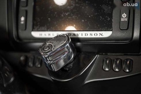 Harley-Davidson FLHTCUTG 2018 - фото 30