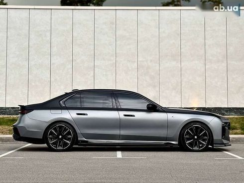 BMW i7 2022 - фото 21