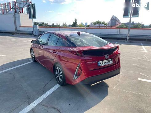 Toyota Prius 2017 - фото 8