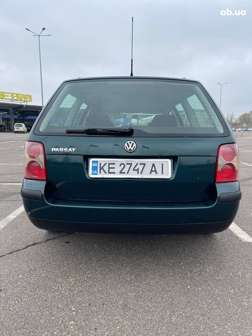 Volkswagen Passat 2001 зеленый - фото 2