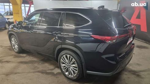 Toyota Highlander 2022 - фото 4