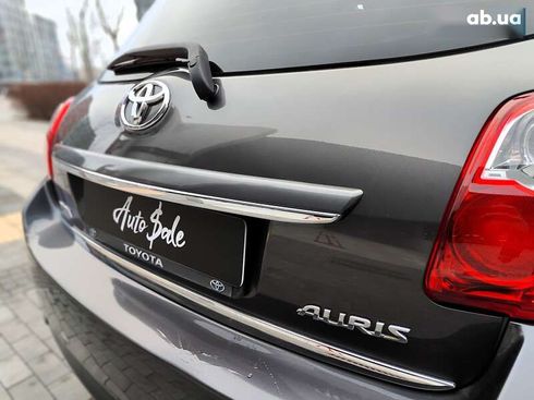 Toyota Auris 2012 - фото 17