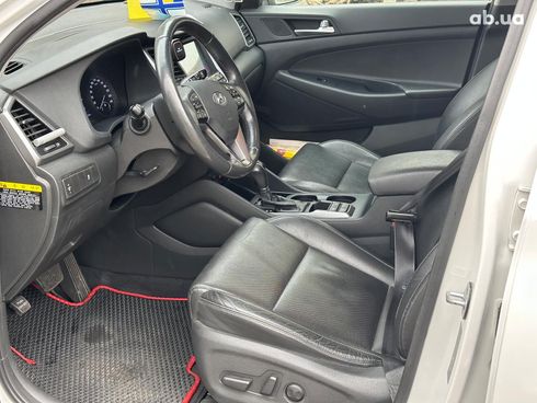 Hyundai Tucson 2017 белый - фото 11