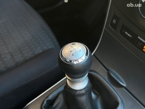 Toyota Corolla 2010 серый - фото 23