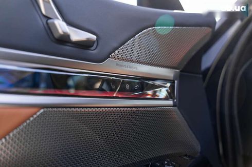 BMW i7 2024 - фото 22
