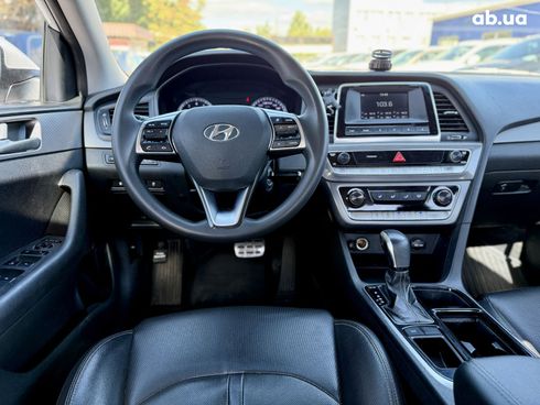 Hyundai Sonata 2017 белый - фото 14