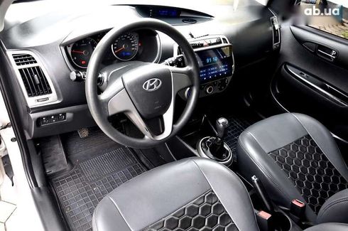 Hyundai i20 2013 - фото 17