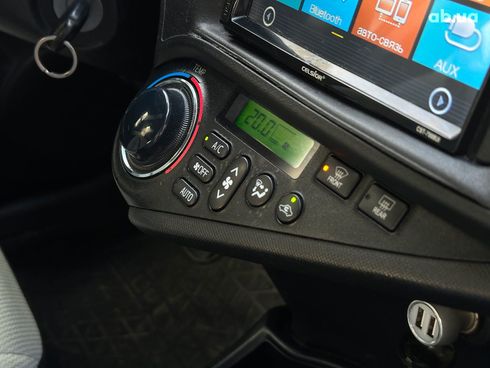 Toyota Aqua 2015 белый - фото 22