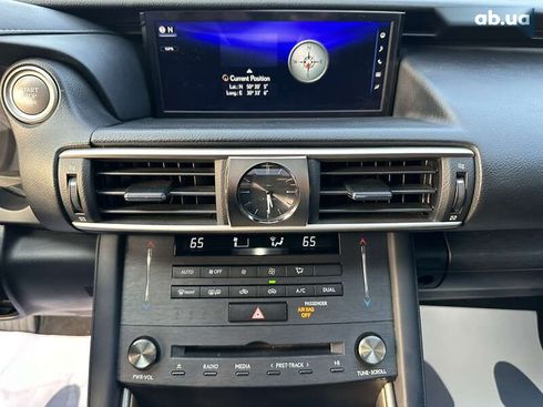 Lexus IS 2019 - фото 13