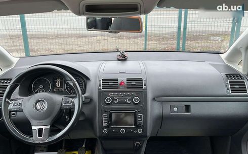 Volkswagen Touran 2011 - фото 11
