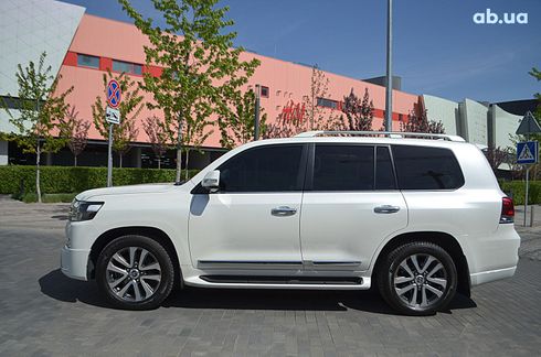 Toyota Land Cruiser 2016 белый - фото 7