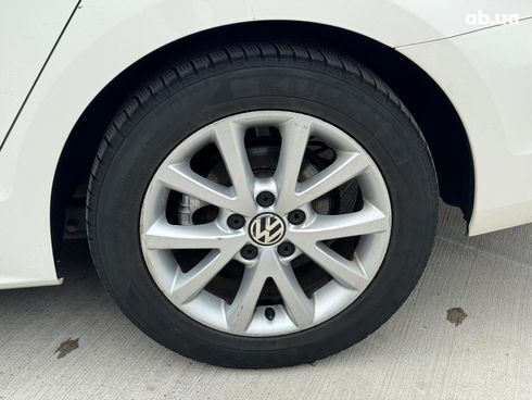 Volkswagen Jetta 2012 белый - фото 14