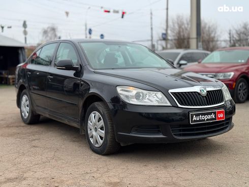 Skoda Octavia 2010 черный - фото 4