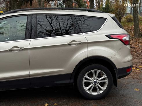 Ford Escape 2018 бежевый - фото 10