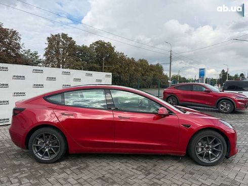 Tesla Model 3 2022 - фото 6