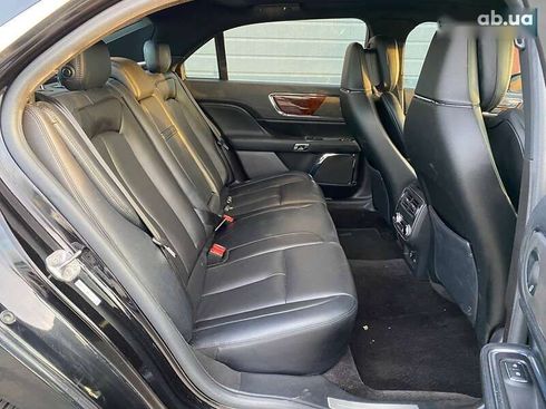 Lincoln Continental 2017 - фото 11